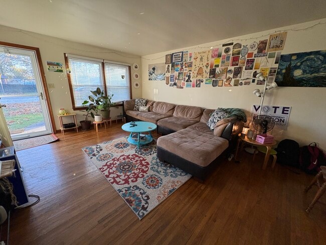 Photo - 901 E Scott St Unit B