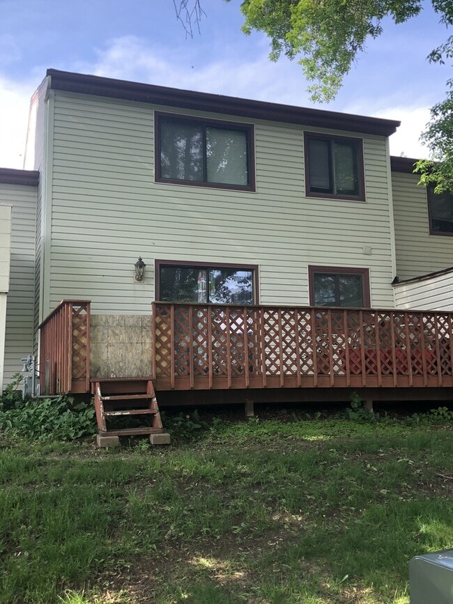 Photo - Three Bedroom, one-and-a-half-bathroom Townhome in NW Rochester MN