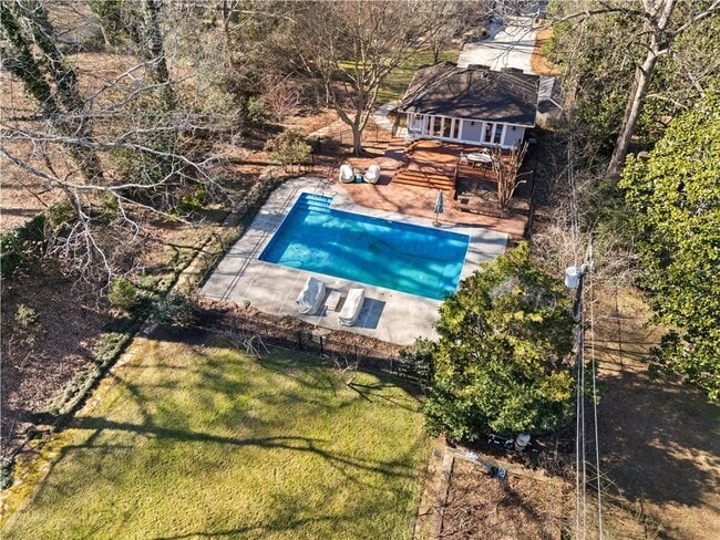 Photo - 979 Springdale Rd NE