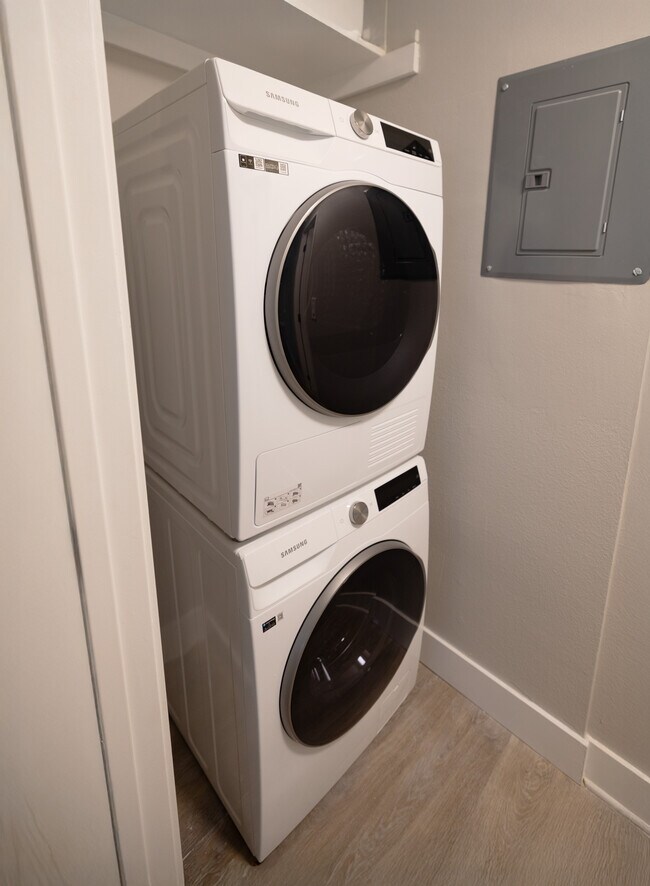 In unit washers & dryers in select units.