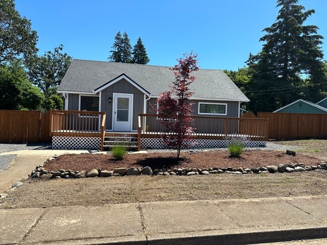 Building Photo - 3-bedroom 2 bath House