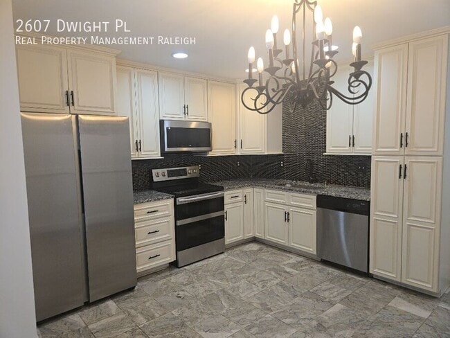 Photo - 2607 Dwight Pl