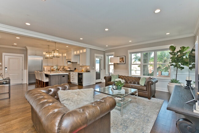 Photo - 4753 N Hamilton Ave Unidad 1N