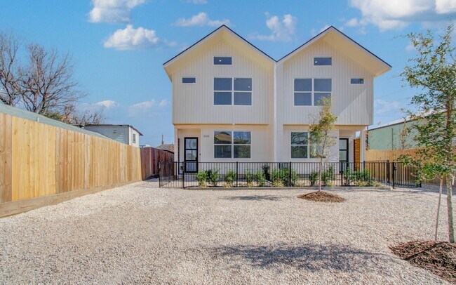 Photo - 1506 McKee St Unidad A