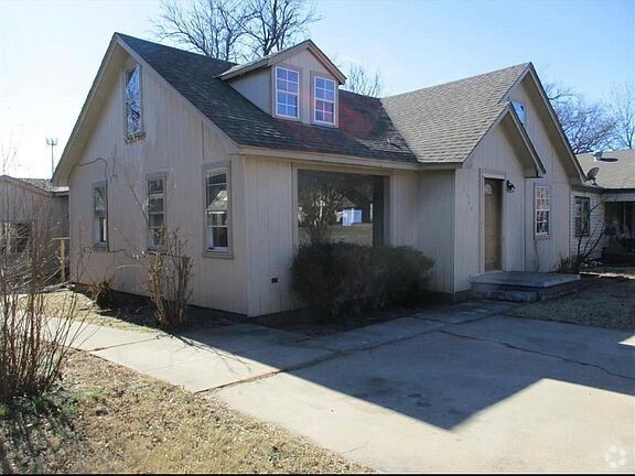 Building Photo - 1208 NW Kingsbury Ave Rental