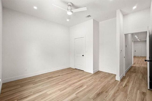 Photo - 808 W 10th St