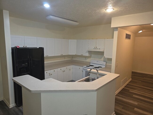 Building Photo - 1945 Fortstone Ln Unit #8 Rental