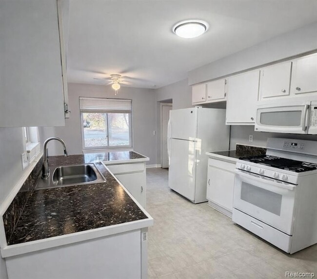 Photo - 21816 E 10 Mile Rd