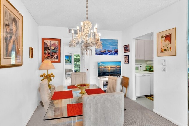 Photo - 576 Fanshaw N Unit 576