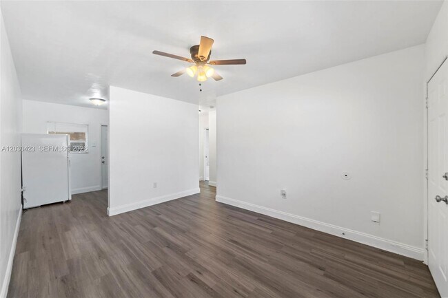 Photo - 15940 NE 19th Ct Unit 3