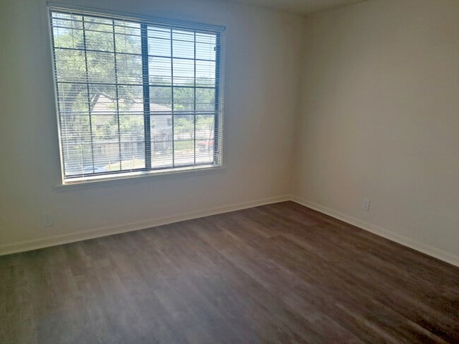 Photo - Ridgeview Heights - Newly Renovated Apts!