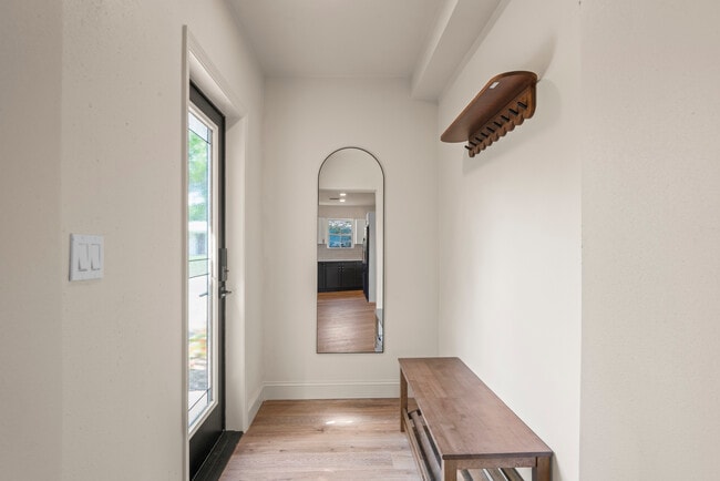 Photo - 650 37th Ave NE