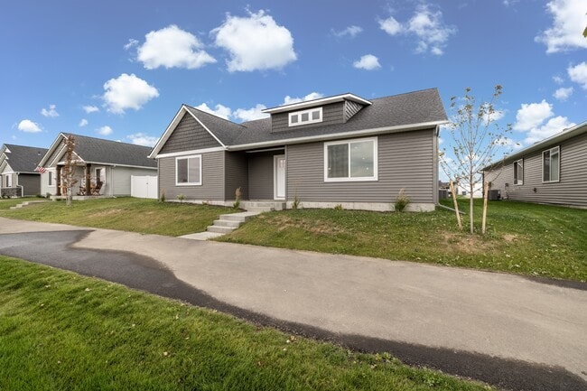 Photo - 11557 Railway Ave