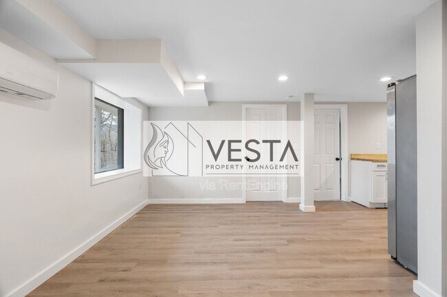 Photo - 2383 Dutch Cove Rd Unit 3