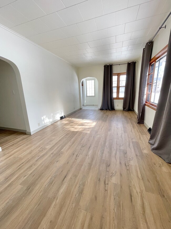 Photo - 512 Single Family Home