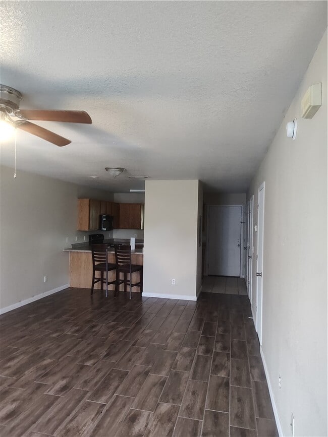 Photo - 17 W Rainsong St