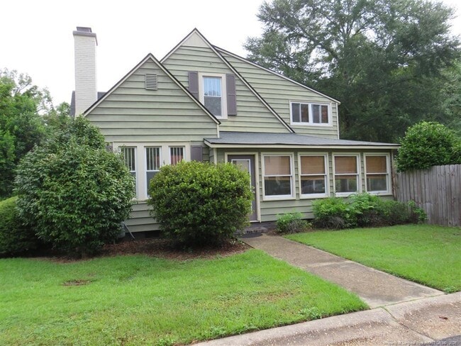 Building Photo - 202 Peach Tree St Rental