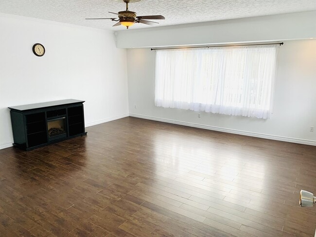 Photo - 26 Juniper Pl