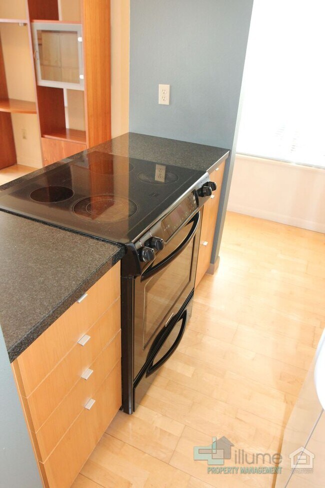Photo - Condo Near OHSU with Huge Deck, Stunning V...