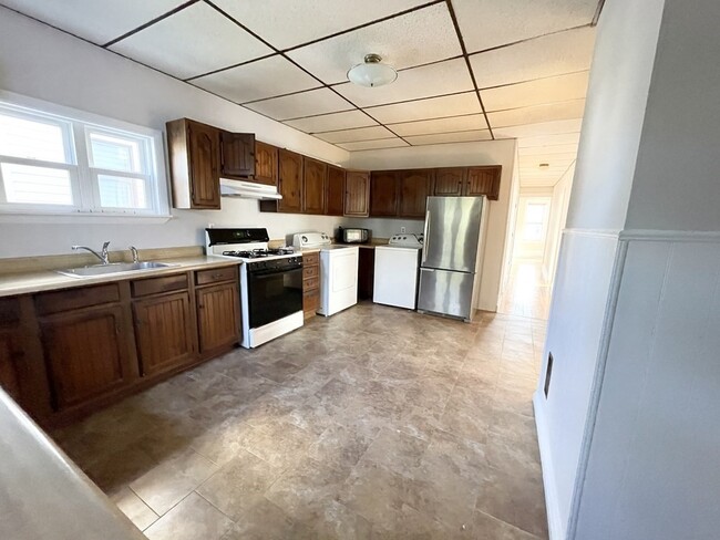 Photo - 26-28 Harbor View St Unit 2