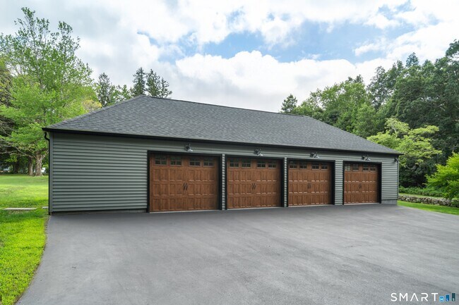 Photo - 372 Tucker Hill Rd