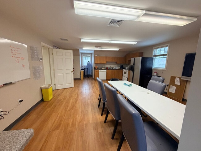 Photo - 116 E Main St