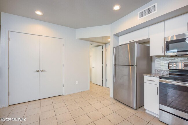 Photo - 848 E Park Modern Dr