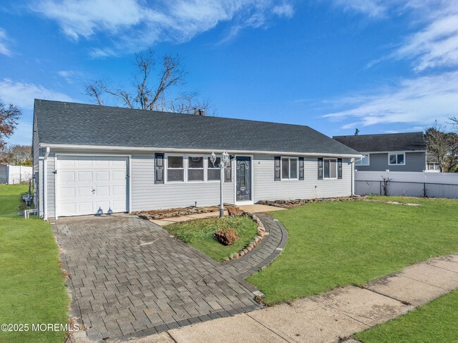 Photo - 64 Georgetown Blvd