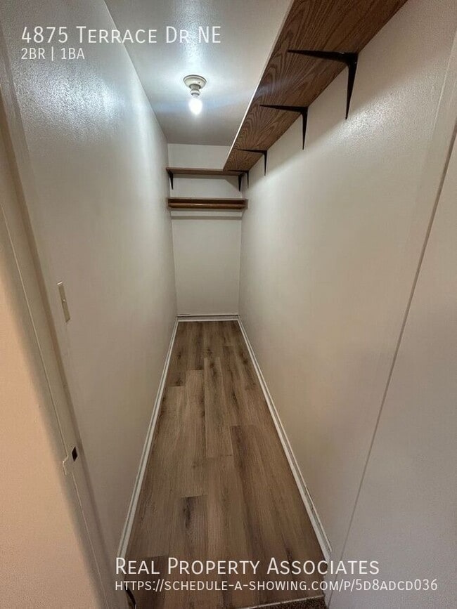 Photo - 4875 Terrace Dr NE