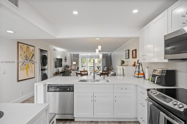 Photo - 380 Racquet Club Rd Unit 204