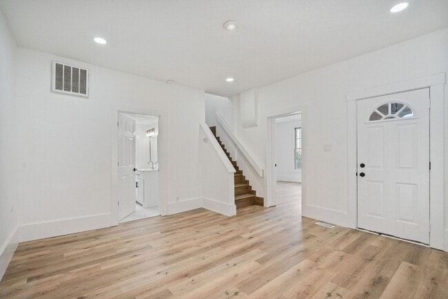 Photo - 634 S Union St