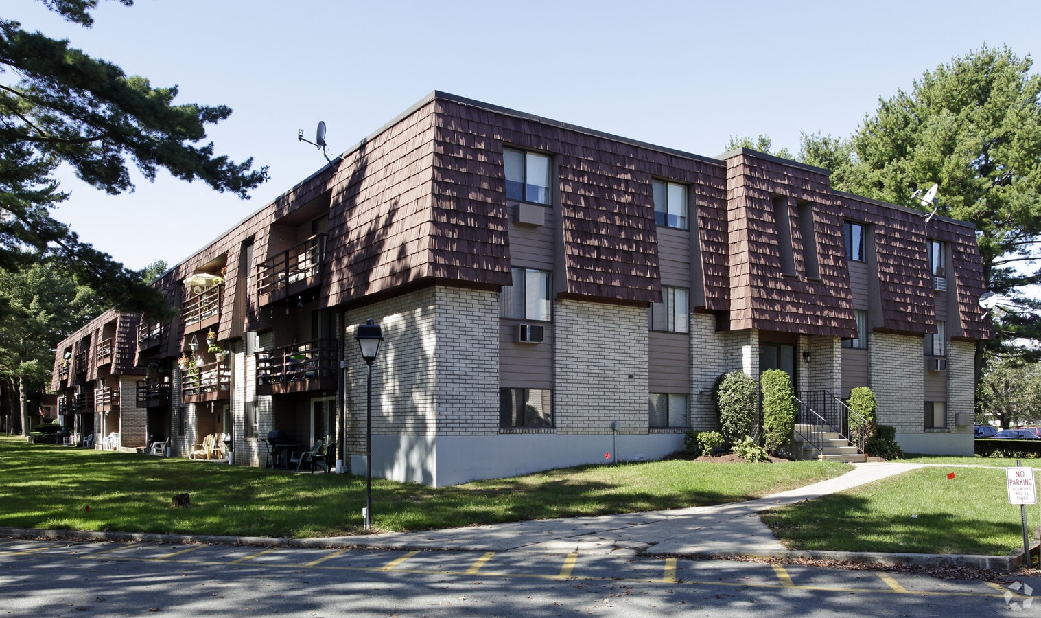 Photo - Jamestown Apartments