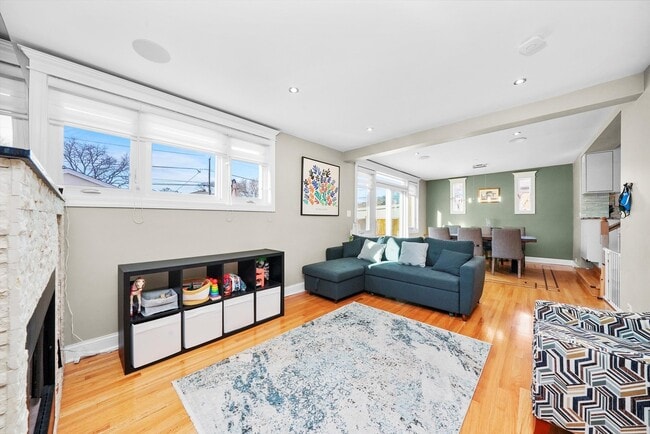 Photo - 9016 Marmora Ave