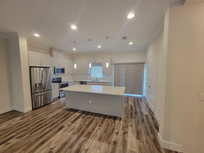 Photo - 3124 W Azeele St