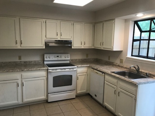 Photo - Excellent Town Home Near Campus!