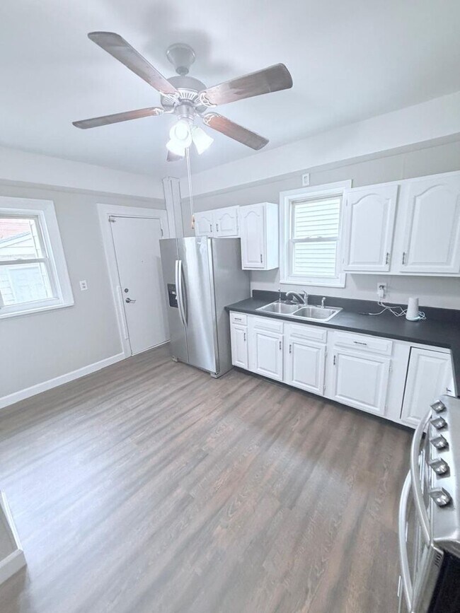 Photo - 6407 Dibble Ave