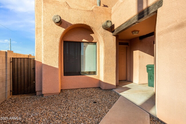 Photo - 813 Ocotillo Dr