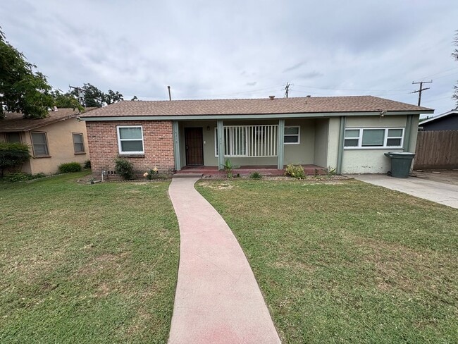 Building Photo - Charming Home for Rent Available Now!