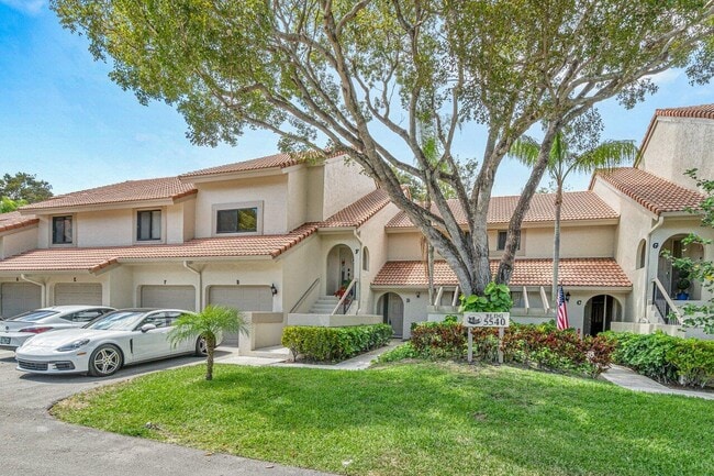 Photo - 5540 Coach House Cir Unit B