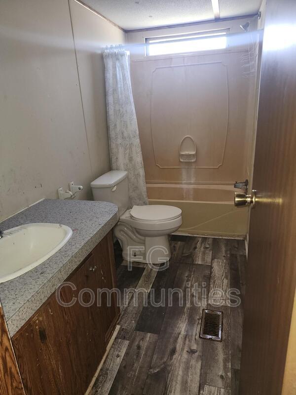 Photo - 1003 Crystal Blvd