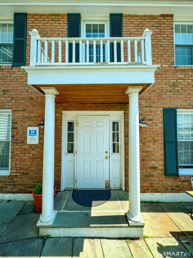 Photo - 104 Rowayton Ave Unidad Rear Bldg 1