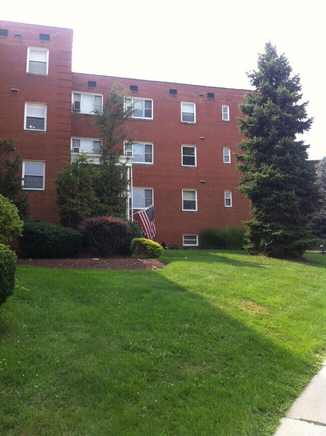 Photo - 200 Buchanan Pl Apartments