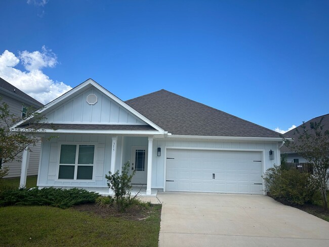 Building Photo - Single story 4 bedroom 2 bath home in Pres...