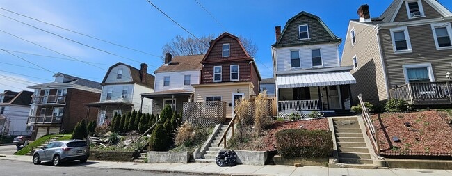 Building Photo - 732 Boggs Ave Rental