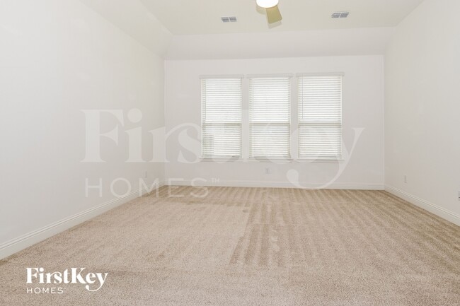 Photo - 2811 Winchester Ave