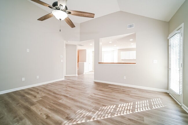 Photo - 122 Wills Way