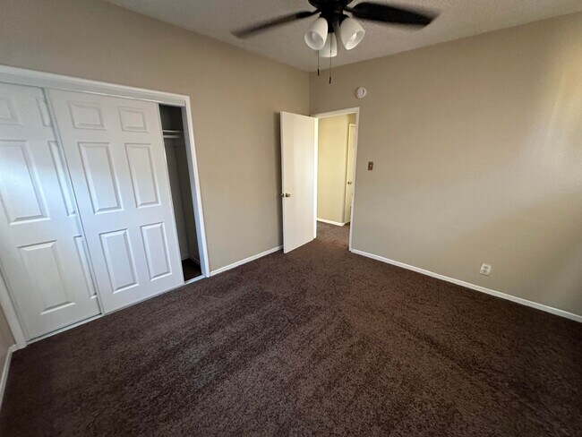 Photo - 453 Oasis Dr