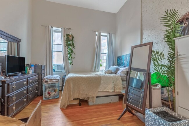 Photo - 554 OBSERVER Hwy Unidad 4L