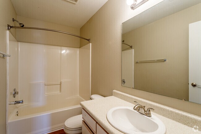 3BR, 2BA - 3E
