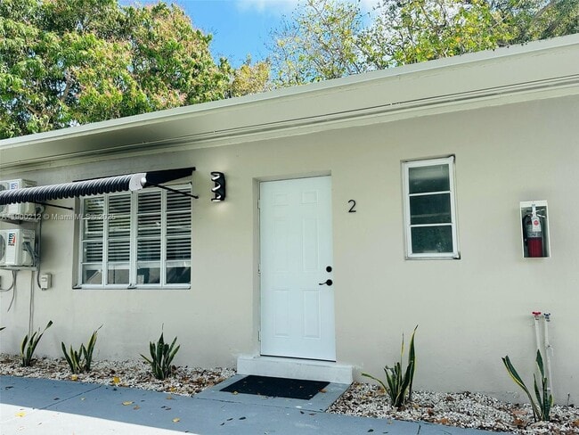 Building Photo - 407 SE 14th Ct Unit 2
